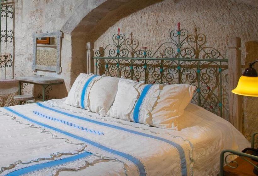 سوییت سوپریور, Terra Cave