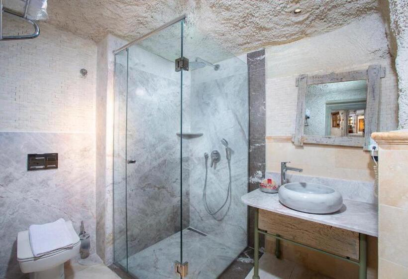 سوییت سوپریور, Terra Cave