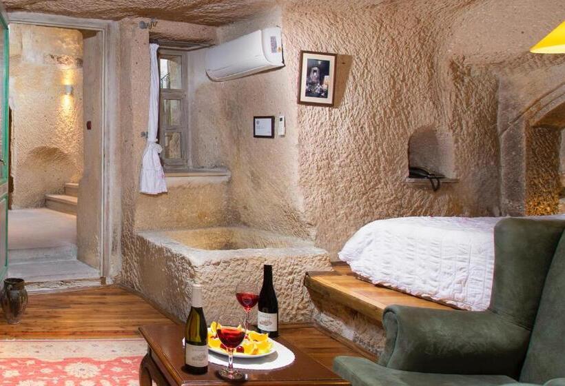 سوییت جونیور, Terra Cave