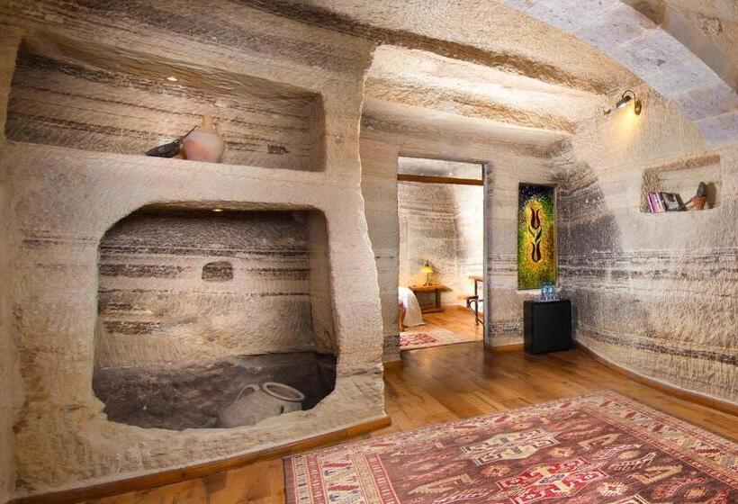 سوییت, Terra Cave