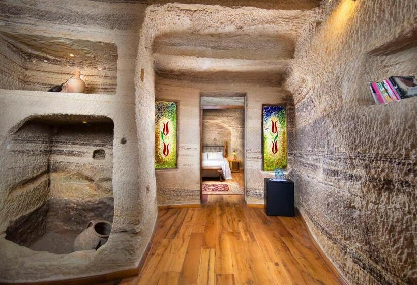 سوییت, Terra Cave