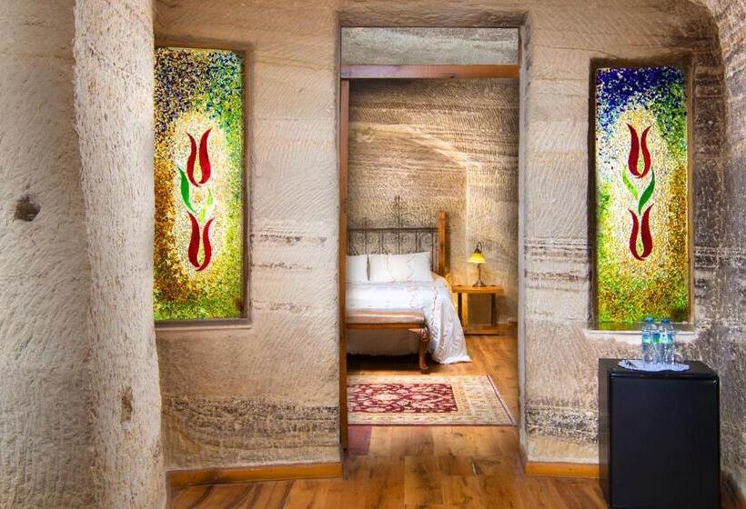 سوییت, Terra Cave