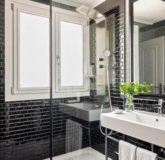 اتاق لوکس با بالکن, The Principal Madrid, Small Luxury Hotels