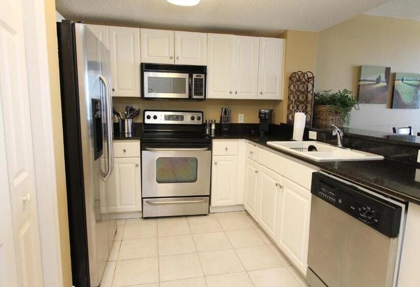 スイート, Majestic Beach Resort The Official Onsite Rental Company, Panama City Beach, Fl