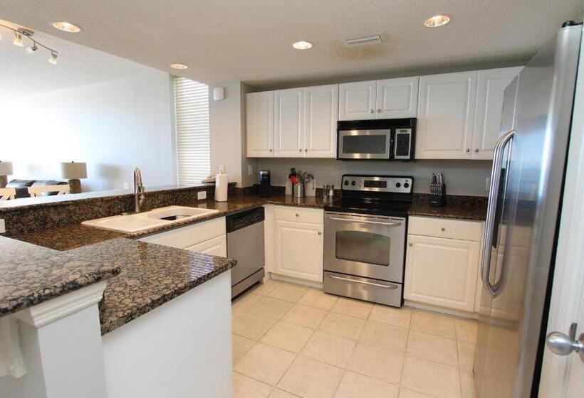 オーシャンビュージュニアスイート, Majestic Beach Resort The Official Onsite Rental Company, Panama City Beach, Fl