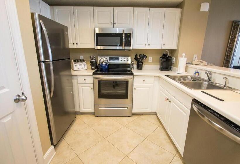 オーシャンビュースタンダードルーム, Majestic Beach Resort The Official Onsite Rental Company, Panama City Beach, Fl