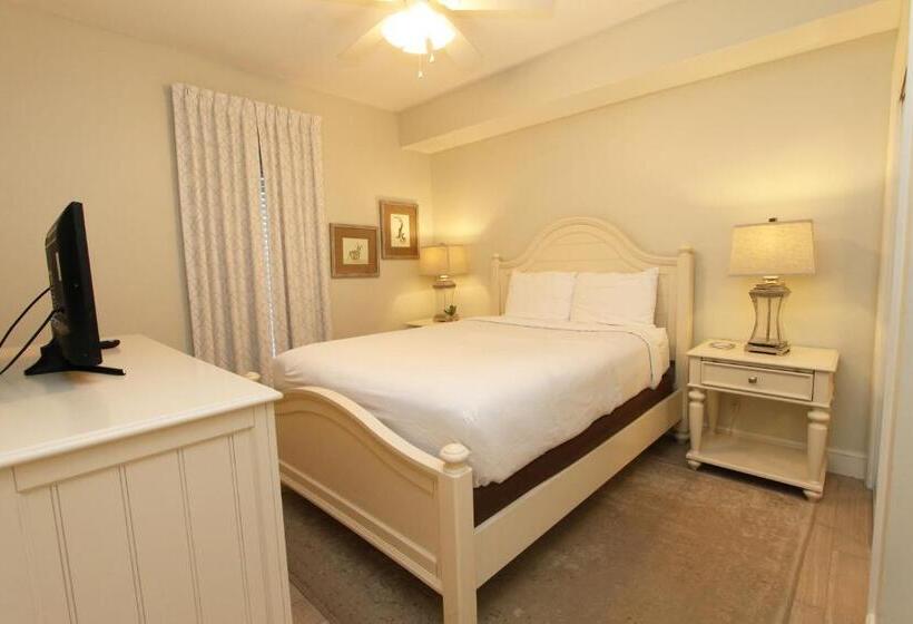 スタンダードルーム, Majestic Beach Resort The Official Onsite Rental Company, Panama City Beach, Fl