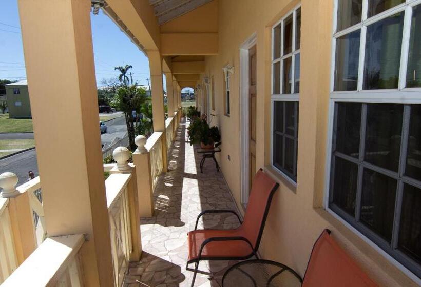 Classic room with balcony, Connie's Comfort Suites
