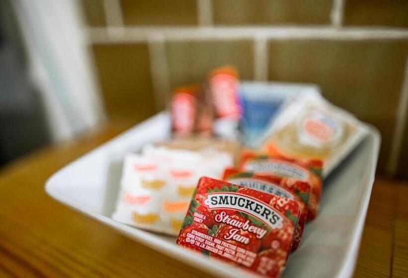 استودیو استاندارد با تراس, Connie's Comfort Suites