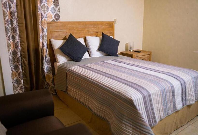استودیو استاندارد با تراس, Connie's Comfort Suites