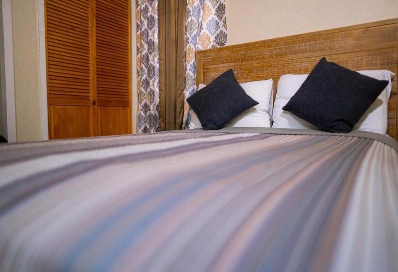 استودیو استاندارد با تراس, Connie's Comfort Suites