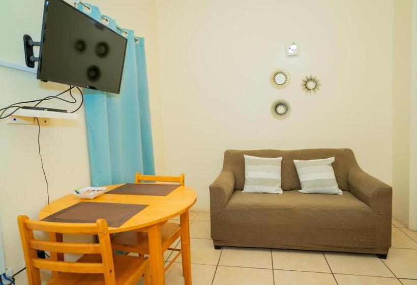 سوییت, Connie's Comfort Suites