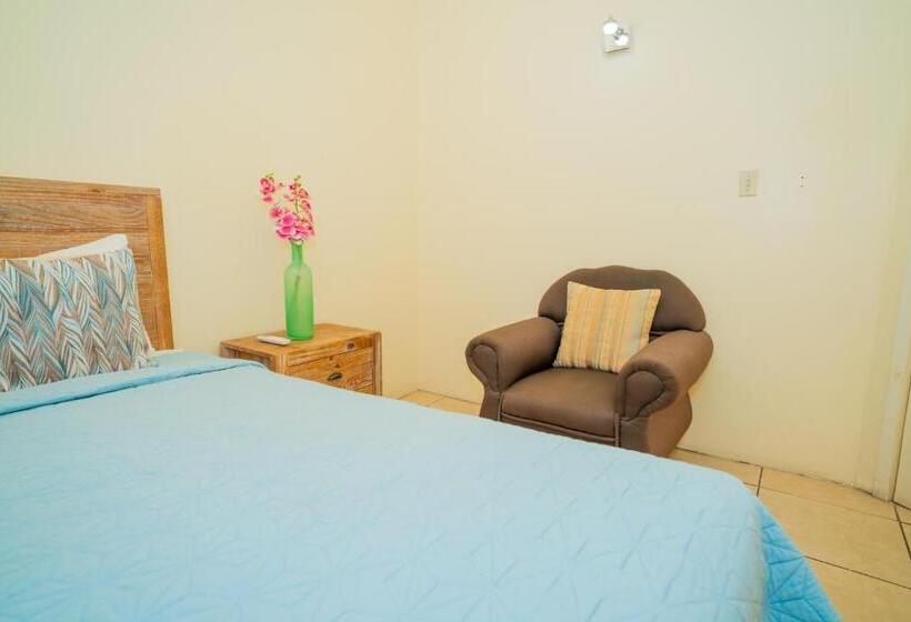 سوییت, Connie's Comfort Suites