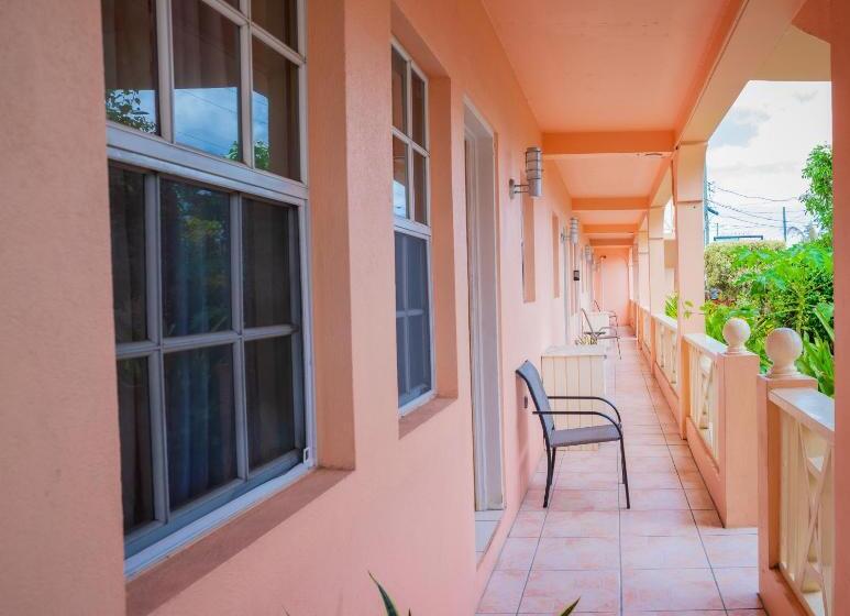 اتاق استاندارد با تخت بزرگ, Connie's Comfort Suites