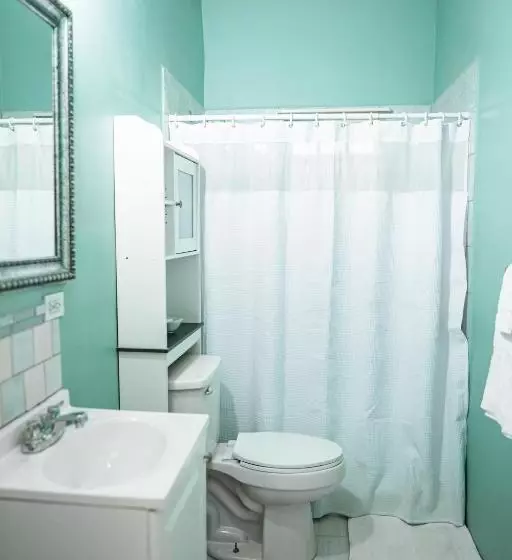 آپارتمان 1 خوابه با تراس, Connie's Comfort Suites