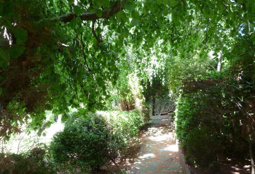 スタンダードトリプルルーム, Diamond Hill Country House