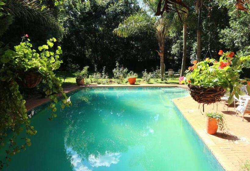 Семейный Номер, Foxwood House Boutique