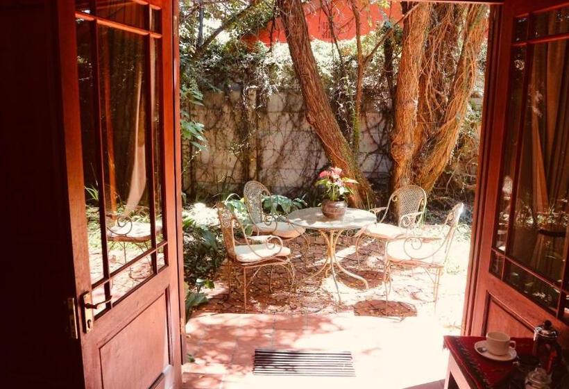 Номер Deluxe Кровать Кинг, Foxwood House Boutique