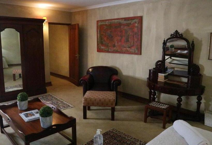 Люкс Deluxe Кровать Кинг, Foxwood House Boutique