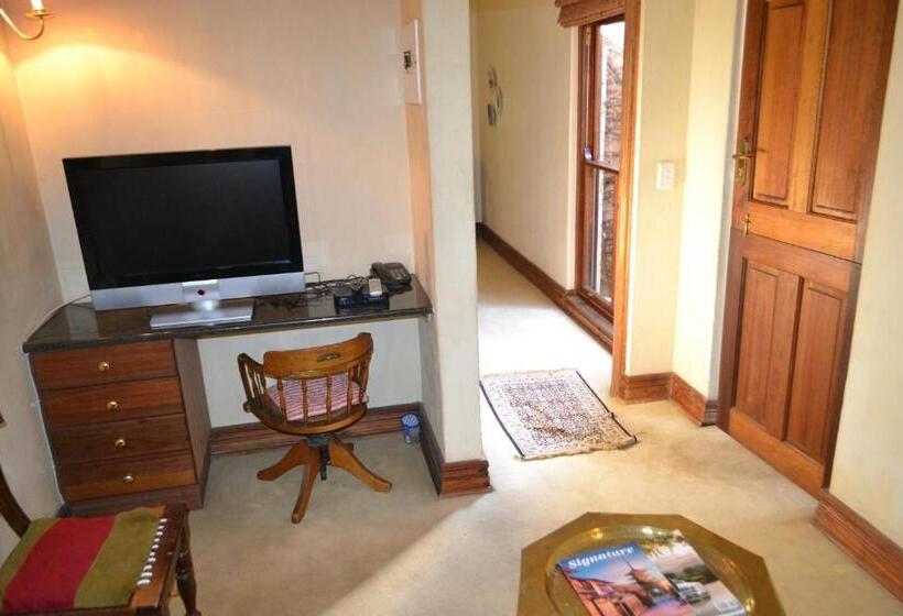 Люкс Deluxe Кровать Кинг, Foxwood House Boutique