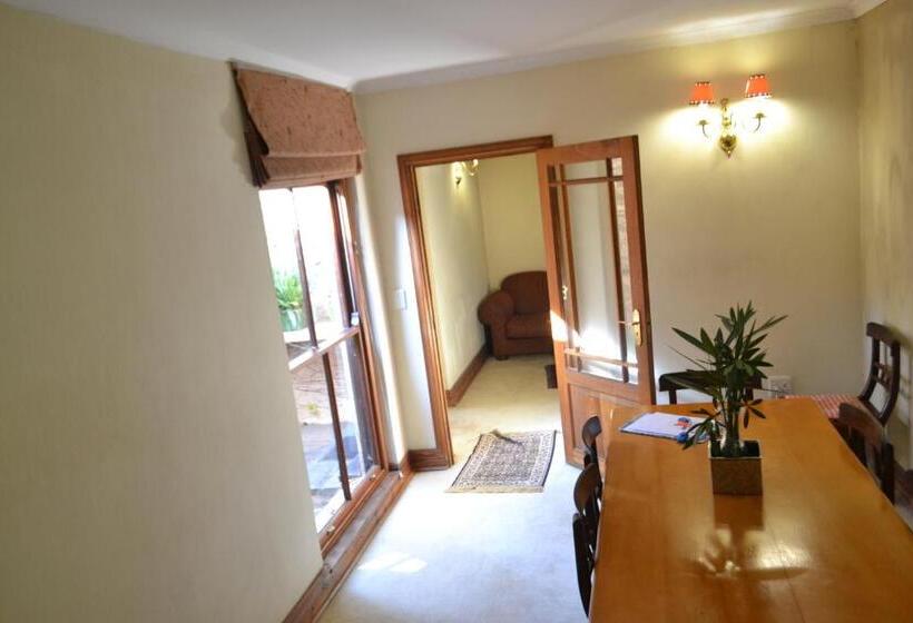 Люкс Deluxe Кровать Кинг, Foxwood House Boutique