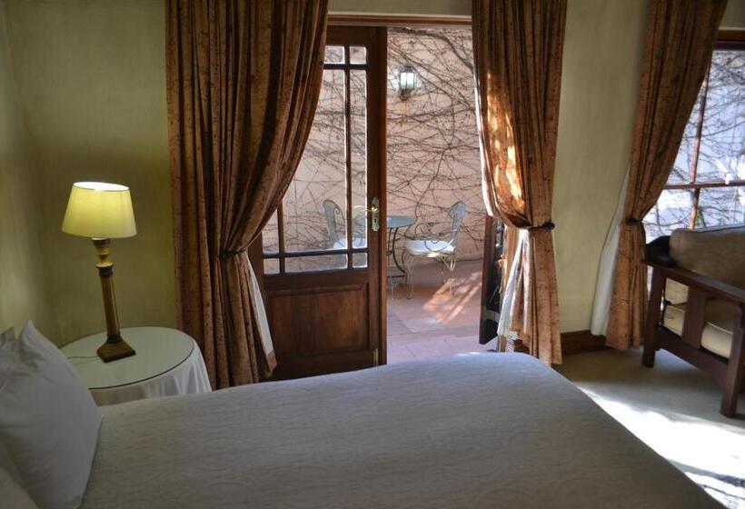 Люкс Deluxe Кровать Кинг, Foxwood House Boutique