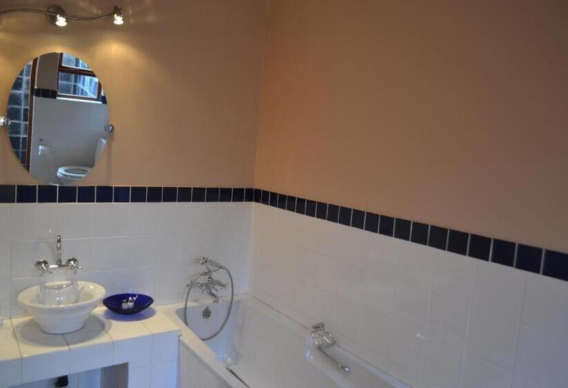 Люкс Кровать Кинг, Foxwood House Boutique