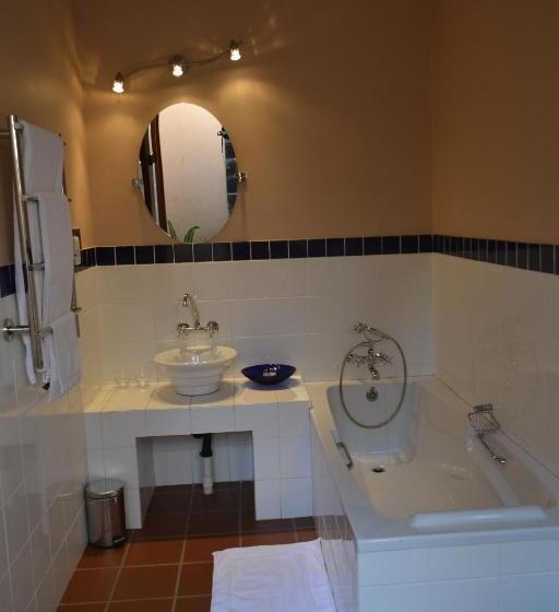 Люкс Кровать Кинг, Foxwood House Boutique