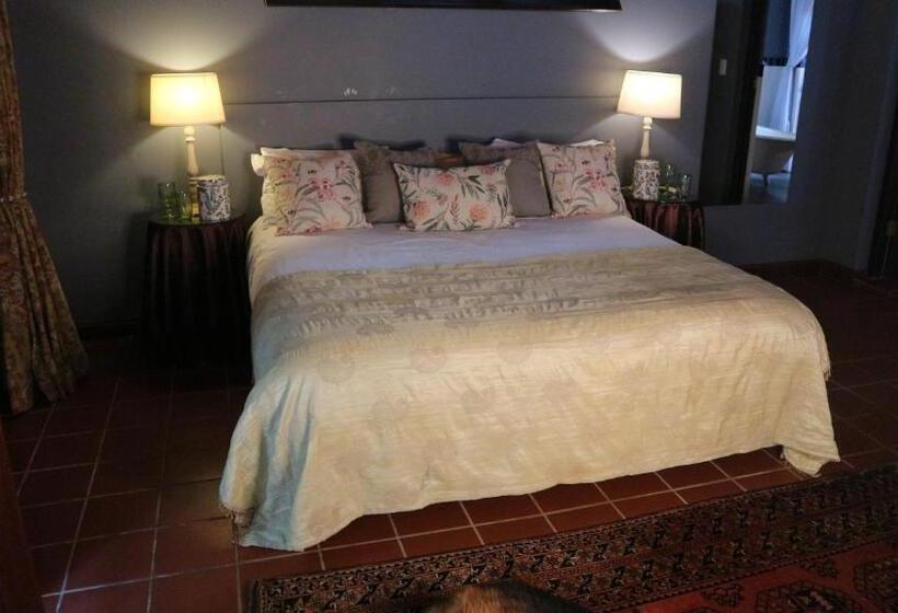 Номер Deluxe Кровать Кинг, Foxwood House Boutique