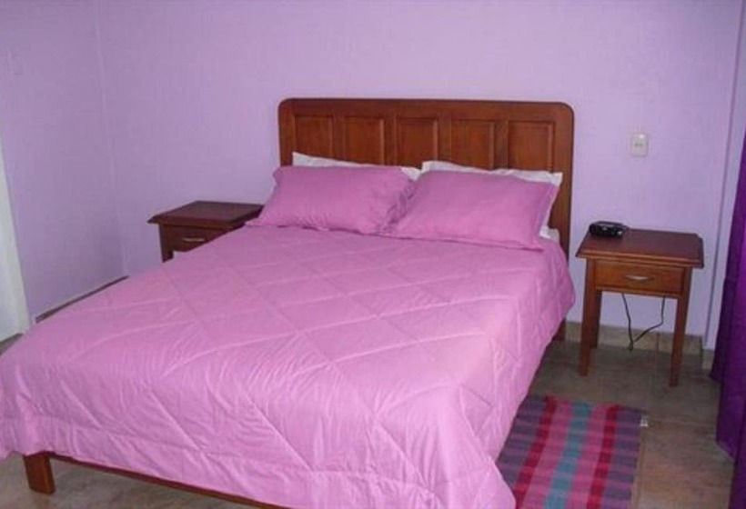 اتاق استاندارد سه نفره, Piarco Village Suites
