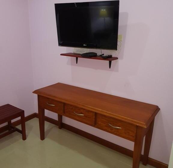 标准单人间, Piarco Village Suites