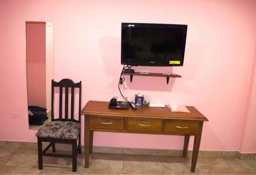 اتاق استاندارد سه نفره, Piarco Village Suites