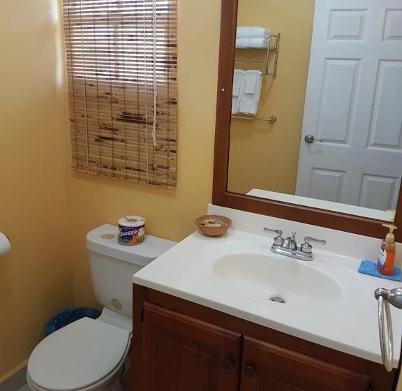 标准三人间, Piarco Village Suites