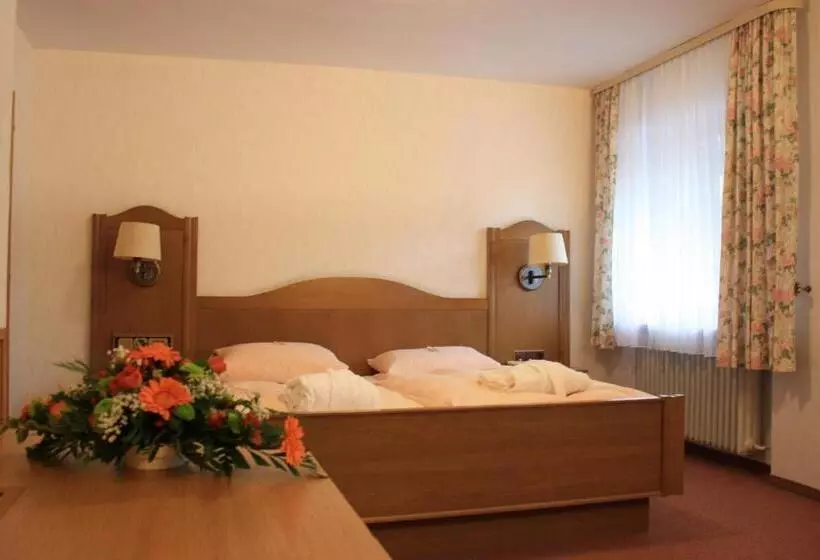 Perhehuone, Wald Hotel Heppe