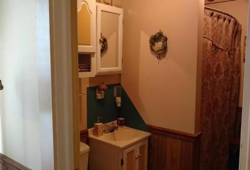 デラックススイート, Wolf Creek Farm B&b And Motorcycle Manor At Wolf Creek Farm, Llc