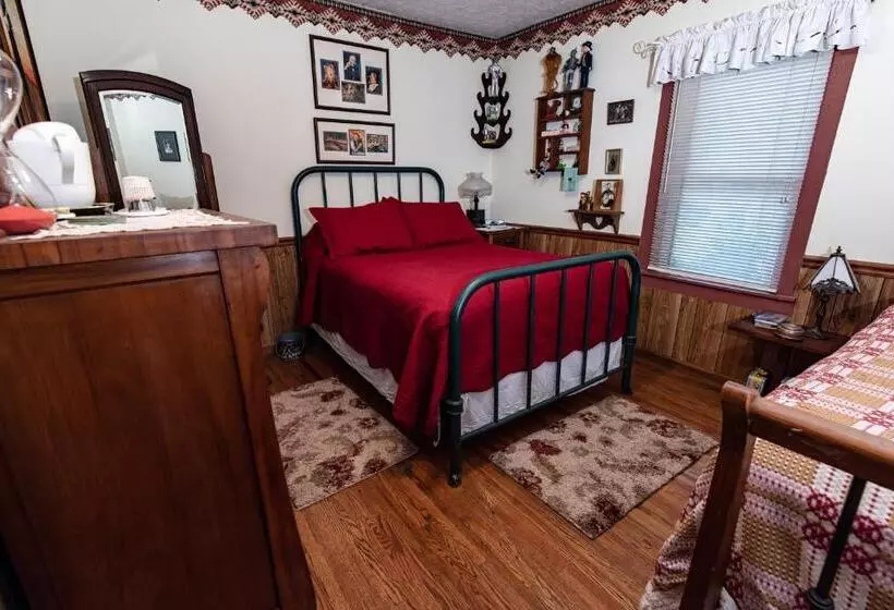 スタンダードトリプルルームの外観-バスルーム, Wolf Creek Farm B&b And Motorcycle Manor At Wolf Creek Farm, Llc