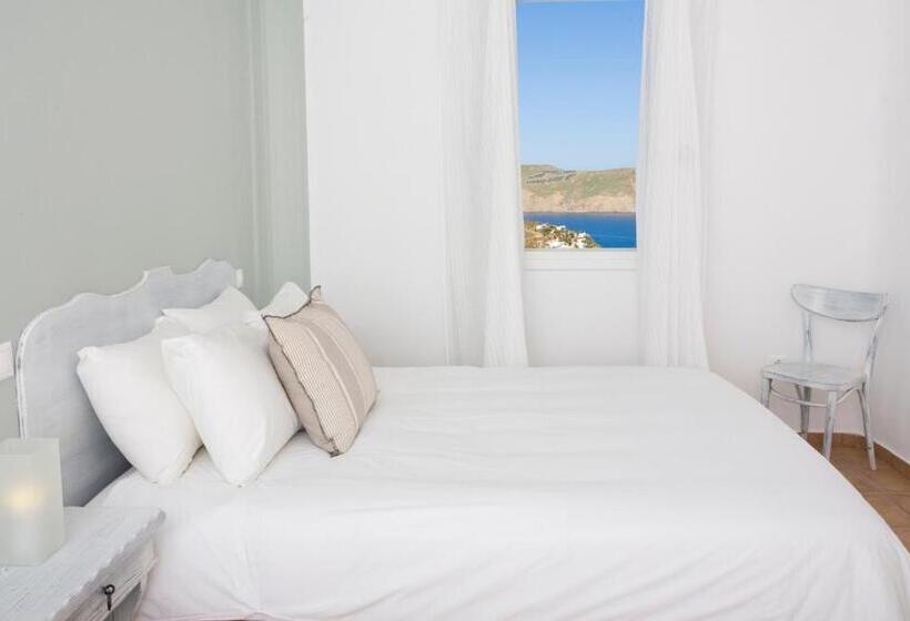 סטודיו דלוקס, Yakinthos Residence