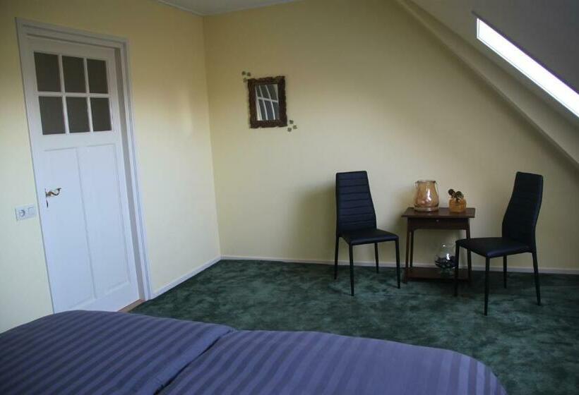 スタンダードルーム, B&b De Warren