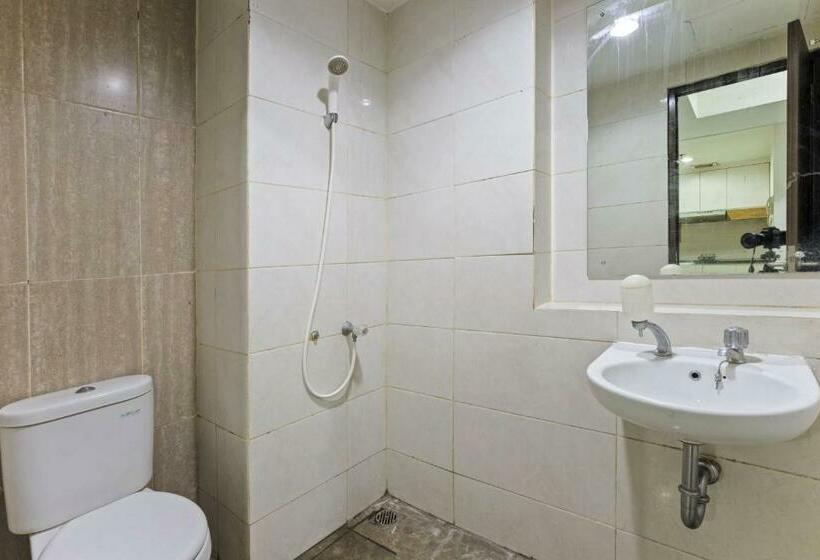 Апартаменты 2 Спальни, Apartemen Grand Dhika City By Nina