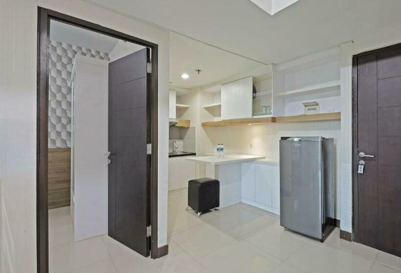 Апартаменты 2 Спальни, Apartemen Grand Dhika City By Nina
