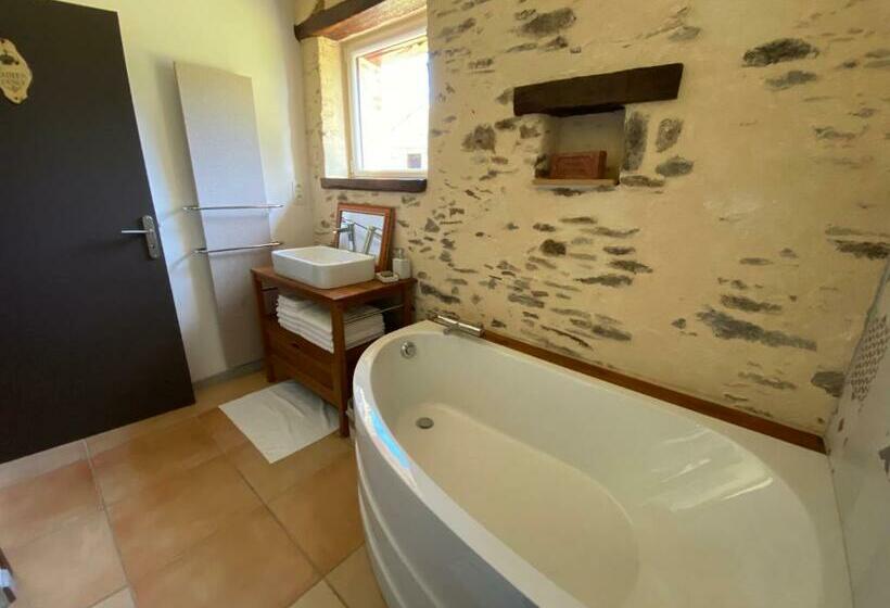 غرفة عائلية, Au Mas Retz De Jade