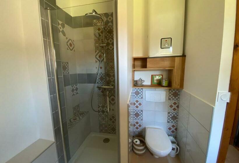 غرفة عائلية, Au Mas Retz De Jade