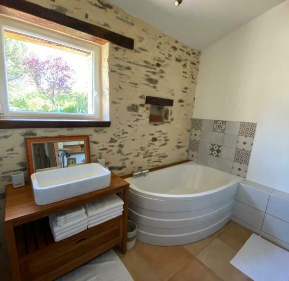 غرفة عائلية, Au Mas Retz De Jade