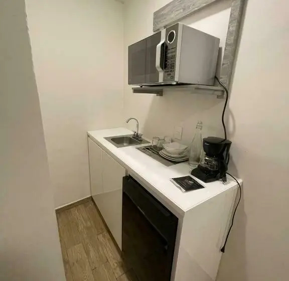 スイート, Capital Suites