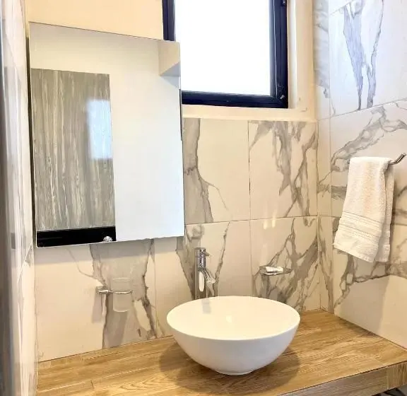エクゼクティブスイート, Capital Suites