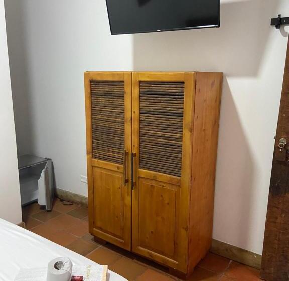 غرفة قياسية, Trujillo Plaza