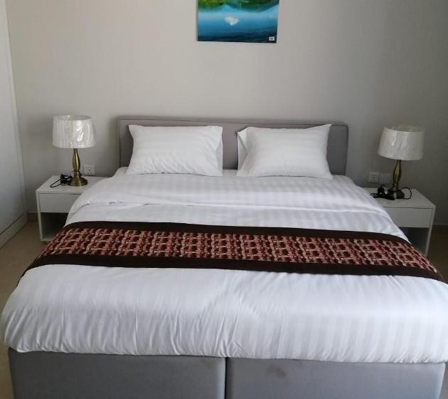 سوییت, Jood Residence