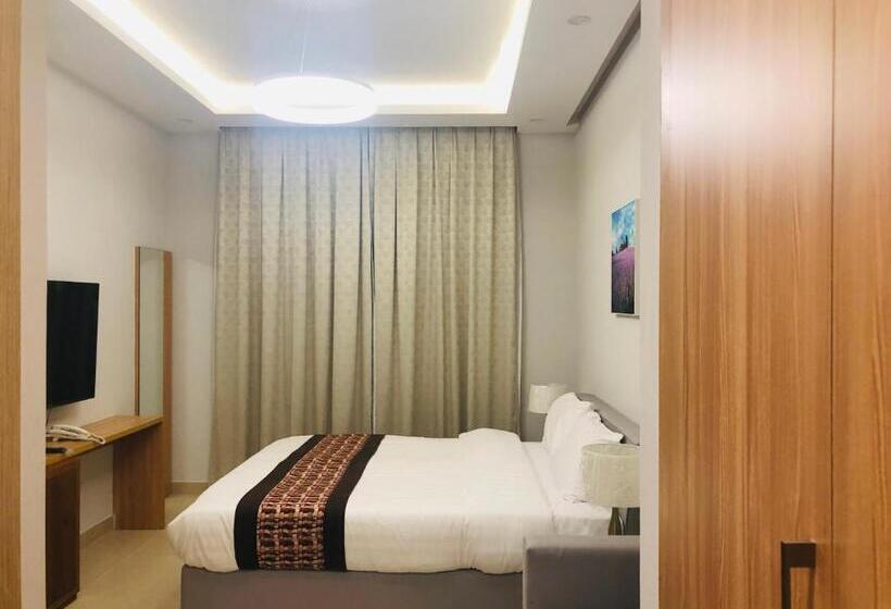 استودیوی استاندارد, Jood Residence