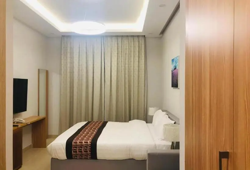 استودیوی استاندارد, Jood Residence