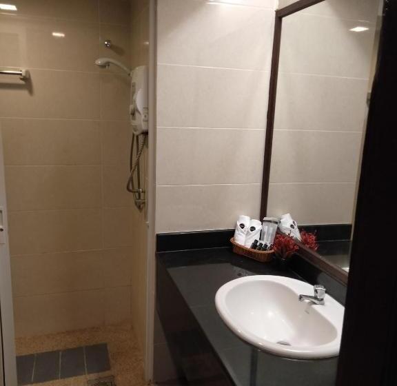 חדר משפחתי, Temu Primula